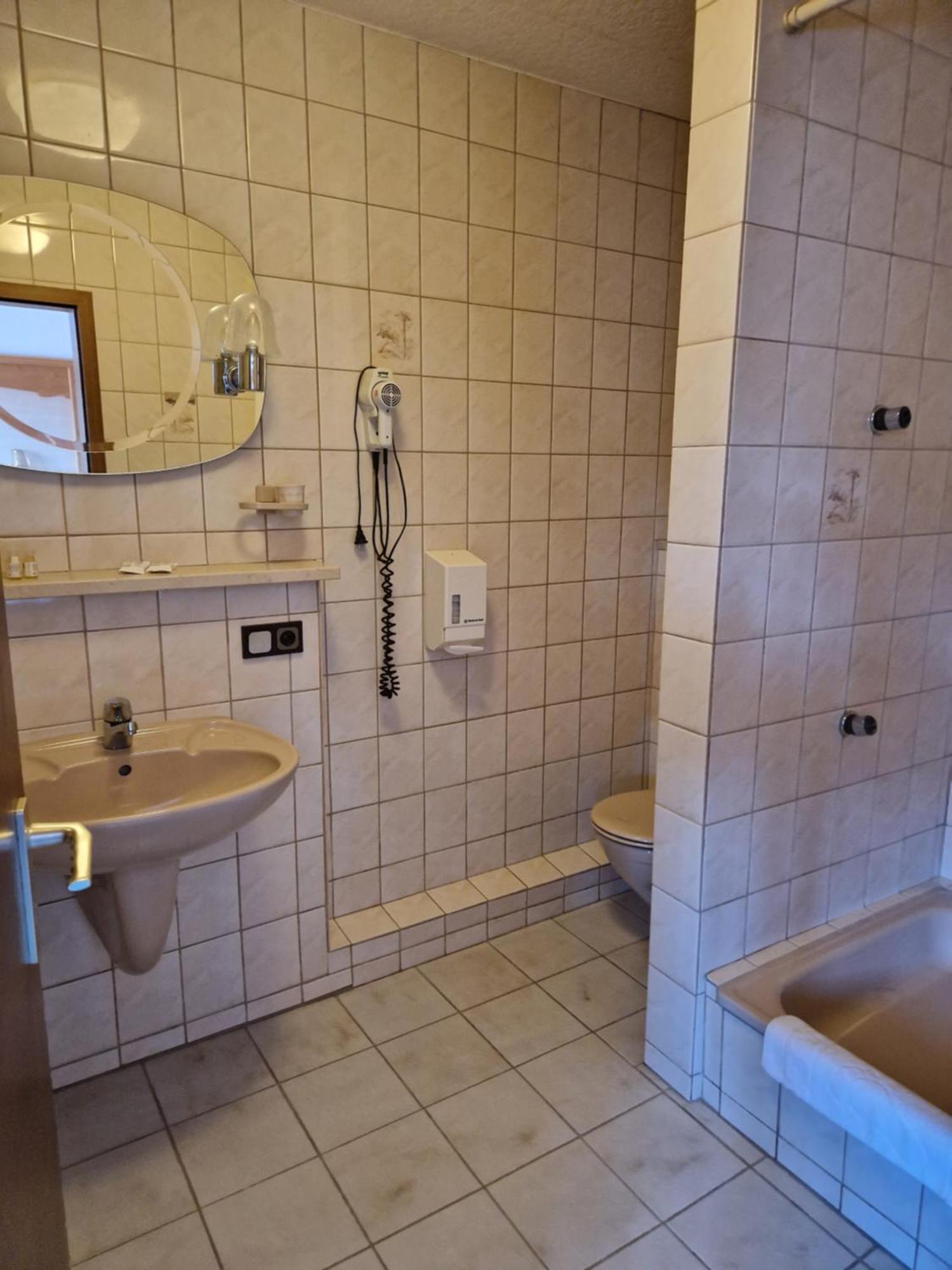 יונגהולץ Hotel Waldhorn מראה חיצוני תמונה